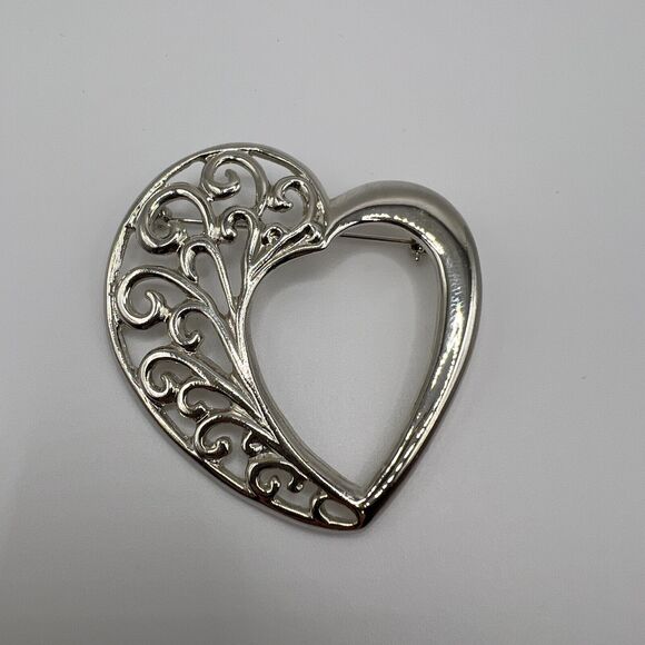 Silver Foiled Art Nouveau Openwork Filigree Spiral unmarked heart brooch pin - Picture 2 of 5